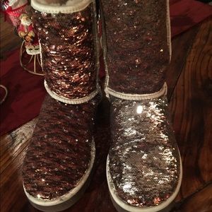 Holiday sequin UGGS, changes to copper and silver